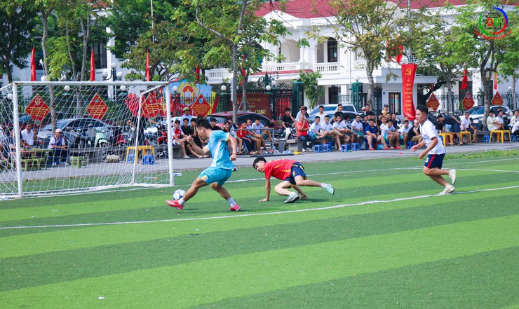 Khởi tranh Giải bóng đá nam Đại hội Thể dục thể thao xã Quốc Oai lần thứ I năm 2025- Ảnh 13.
