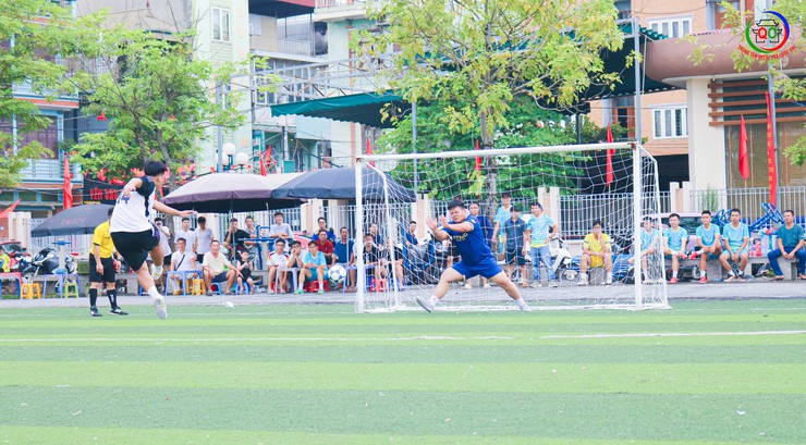 Khởi tranh Giải bóng đá nam Đại hội Thể dục thể thao xã Quốc Oai lần thứ I năm 2025- Ảnh 16.