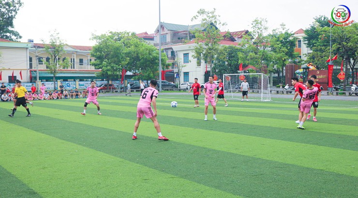 Khởi tranh Giải bóng đá nam Đại hội Thể dục thể thao xã Quốc Oai lần thứ I năm 2025- Ảnh 3.