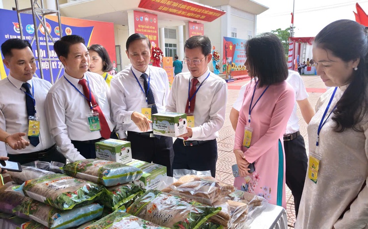 Đồng chí Nguyễn Văn Cường tiếp tục được chỉ định làm Chủ tịch Hội Nông dân xã Đoài Phương lần thứ I, nhiệm kỳ 2025–2030- Ảnh 6.