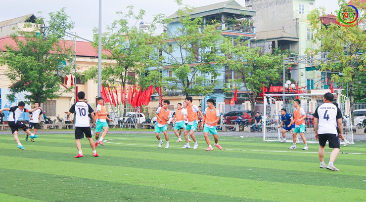 Khởi tranh Giải bóng đá nam Đại hội Thể dục thể thao xã Quốc Oai lần thứ I năm 2025- Ảnh 5.