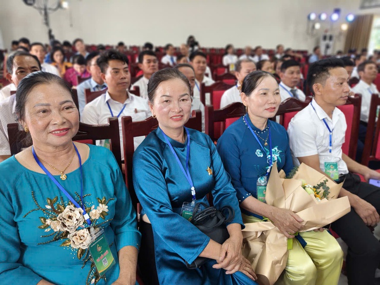 Đồng chí Nguyễn Văn Cường tiếp tục được chỉ định làm Chủ tịch Hội Nông dân xã Đoài Phương lần thứ I, nhiệm kỳ 2025–2030- Ảnh 5.