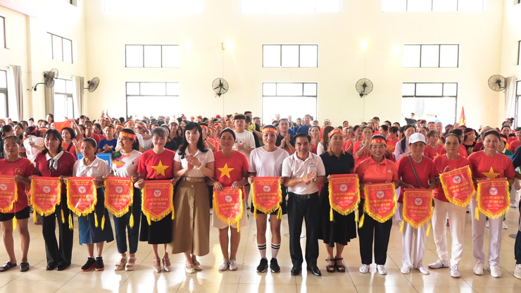 THÀNH CÔNG GIẢI THI ĐẤU CÁC MÔN BÓNG CHUYỀN DA, KÉO CO, DÂN VŨ THỂ THAO - Ảnh 2.