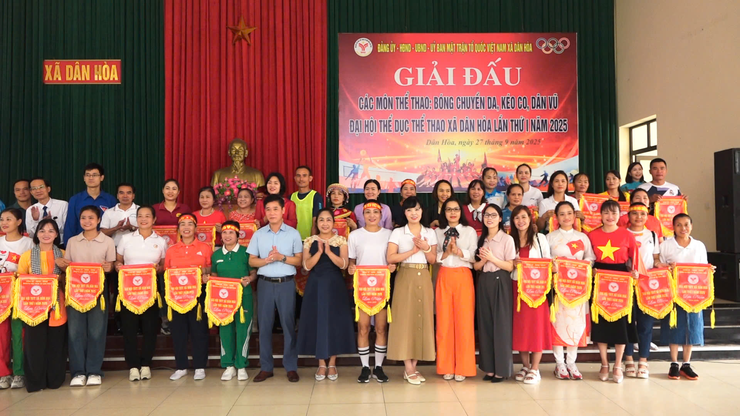 THÀNH CÔNG GIẢI THI ĐẤU CÁC MÔN BÓNG CHUYỀN DA, KÉO CO, DÂN VŨ THỂ THAO - Ảnh 3.