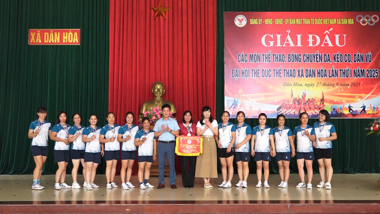 THÀNH CÔNG GIẢI THI ĐẤU CÁC MÔN BÓNG CHUYỀN DA, KÉO CO, DÂN VŨ THỂ THAO - Ảnh 16.