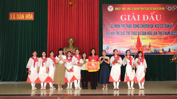 THÀNH CÔNG GIẢI THI ĐẤU CÁC MÔN BÓNG CHUYỀN DA, KÉO CO, DÂN VŨ THỂ THAO - Ảnh 19.