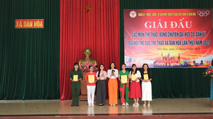 THÀNH CÔNG GIẢI THI ĐẤU CÁC MÔN BÓNG CHUYỀN DA, KÉO CO, DÂN VŨ THỂ THAO - Ảnh 20.