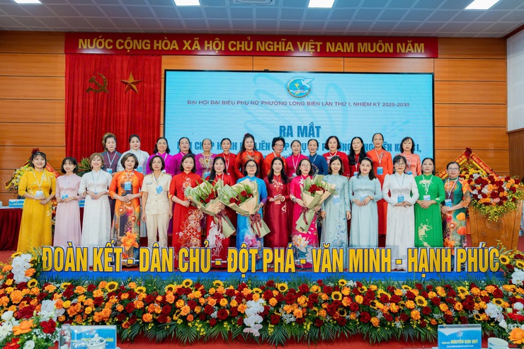 Hội Liên hiệp Phụ nữ phường Long Biên tổ chức thành công Đại hội Đại biểu phụ nữ phường lần thứ I, nhiệm kỳ 2025 - 2030.- Ảnh 2.