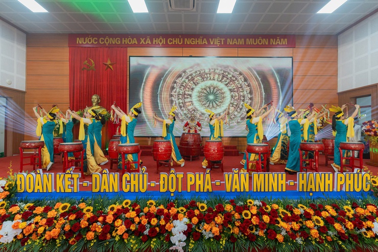 Hội Liên hiệp Phụ nữ phường Long Biên tổ chức thành công Đại hội Đại biểu phụ nữ phường lần thứ I, nhiệm kỳ 2025 - 2030.- Ảnh 4.