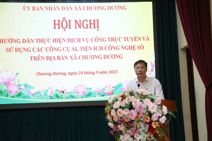 Xã Chương Dương: Hướng dẫn thực hiện dịch vụ công trực tuyến và sử dụng các công cụ AI, tiện ích công nghệ số.- Ảnh 2.
