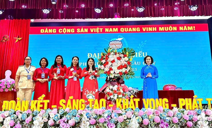 Khẳng định vai trò của phụ nữ trong xây dựng phường Cầu Giấy văn minh, hiện đại- Ảnh 2.