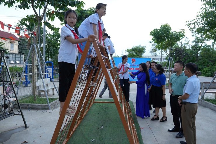 Đoàn xã Thanh Oai gắn biến công trình "Sân chơi thiếu nhi"- Ảnh 3.