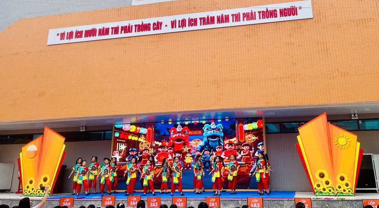 Trường Tiểu học Bùi Quốc Khái - Hoàng Liệt hân hoan tổ chức buổi sinh hoạt dưới cờ đầu tuần với chủ đề “Vui Tết Trung thu - Đón học sinh mới- Ảnh 2.