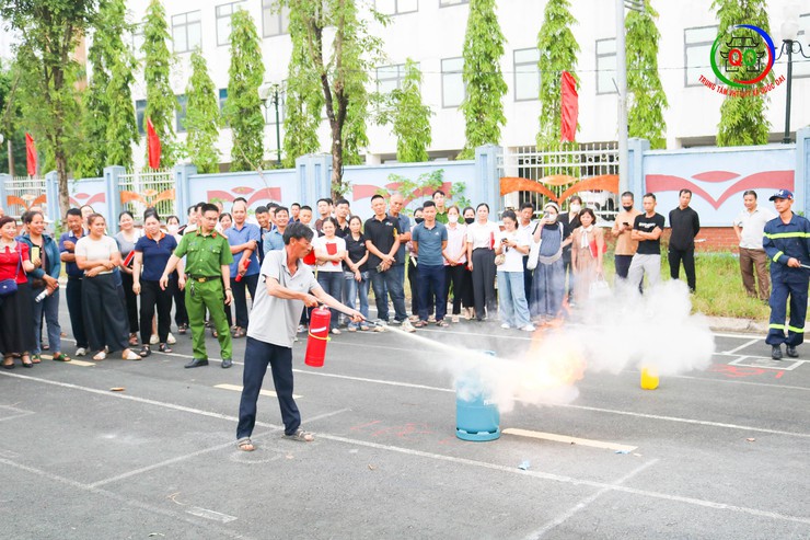 Quốc Oai tập huấn, huấn luyện nghiệp vụ PCCC (Phòng cháy chữa cháy) và CNCH (Cứu nạn cứu hộ)- Ảnh 5.