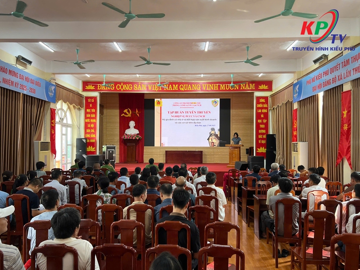 Xã Kiều Phú tổ chức lớp tập huấn công tác phòng cháy, chữa cháy và cứu nạn, cứu hộ cho các hộ gia đình có nhà ở kết hợp sản xuất kinh doanh- Ảnh 1.