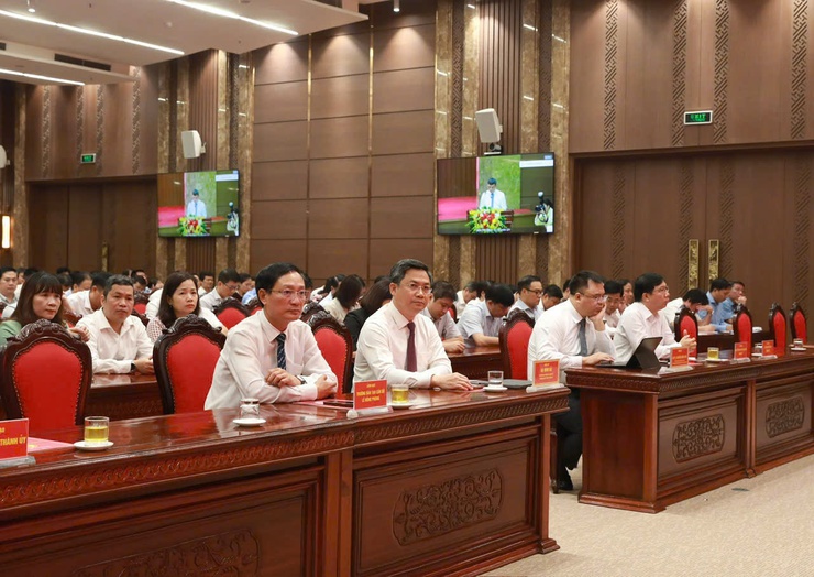 Xã Thanh Trì: Dự trực tuyến tập huấn chuyên môn, nghiệp vụ công tác xây dựng Đảng, quản lý nhà nước, MTTQ và các đoàn thể cho 373 lãnh đạo xã, phường- Ảnh 2.