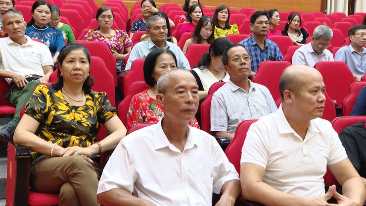 Xã Thanh Trì: Biểu dương, khen thưởng các tập thể, cá nhân tiêu biểu đợt thi đua chào mừng kỷ niệm 80 năm Cách mạng Tháng Tám và Quốc khánh 2/9- Ảnh 4.