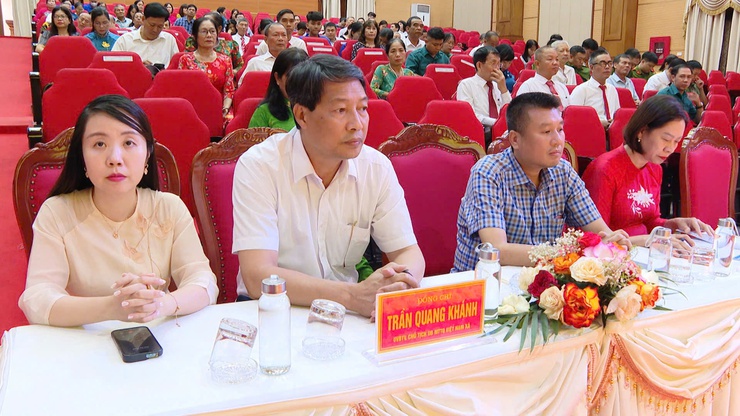 Xã Thanh Trì: Biểu dương, khen thưởng các tập thể, cá nhân tiêu biểu đợt thi đua chào mừng kỷ niệm 80 năm Cách mạng Tháng Tám và Quốc khánh 2/9- Ảnh 3.