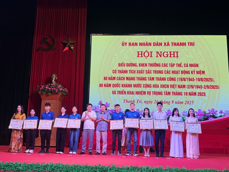 Xã Thanh Trì: Biểu dương, khen thưởng các tập thể, cá nhân tiêu biểu đợt thi đua chào mừng kỷ niệm 80 năm Cách mạng Tháng Tám và Quốc khánh 2/9- Ảnh 8.