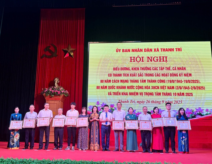 Xã Thanh Trì: Biểu dương, khen thưởng các tập thể, cá nhân tiêu biểu đợt thi đua chào mừng kỷ niệm 80 năm Cách mạng Tháng Tám và Quốc khánh 2/9- Ảnh 10.