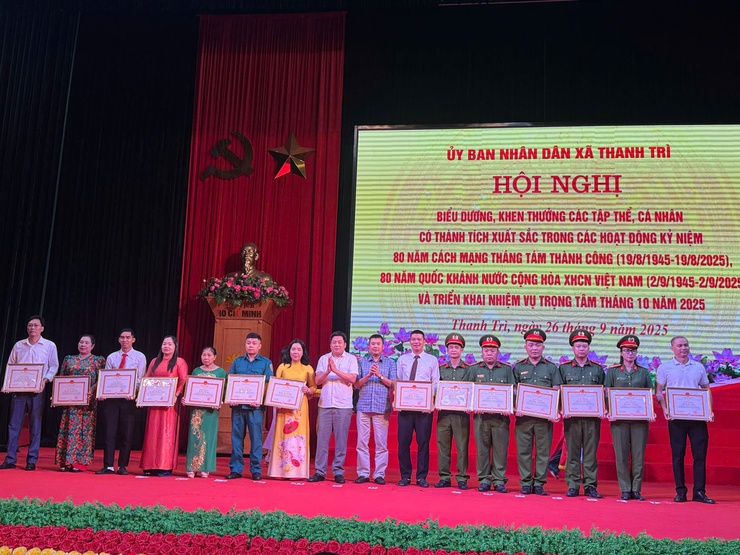 Xã Thanh Trì: Biểu dương, khen thưởng các tập thể, cá nhân tiêu biểu đợt thi đua chào mừng kỷ niệm 80 năm Cách mạng Tháng Tám và Quốc khánh 2/9- Ảnh 11.