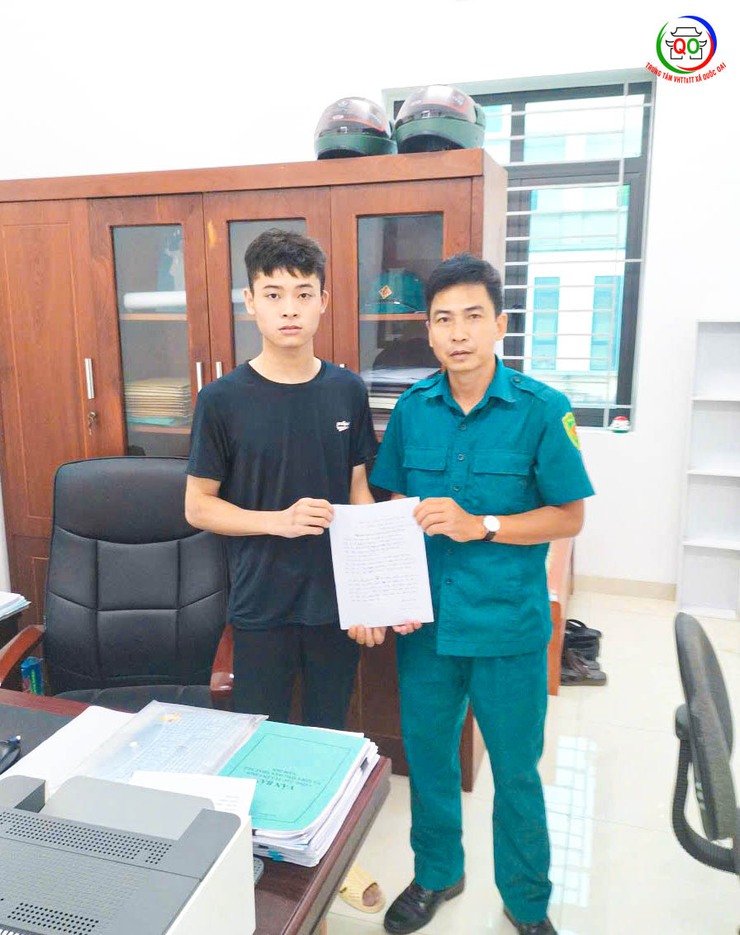 7 thanh niên đầu tiên của xã Quốc Oai tiên phong viết đơn tình nguyện lên đường nhập ngũ năm 2026- Ảnh 2.