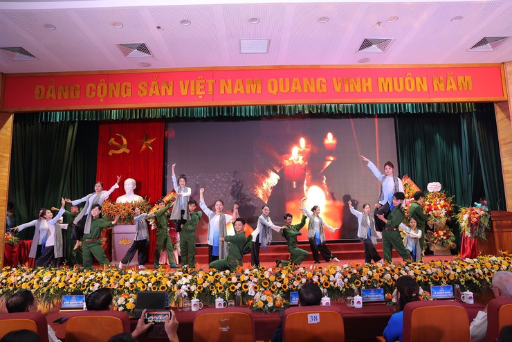 Đại hội Đại biểu Đoàn TNCS Hồ Chí Minh phường Việt Hưng lần thứ I, nhiệm kỳ 2025-2030 thành công tốt đẹp- Ảnh 17.