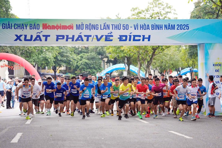 Xã Minh Châu tham gia chung kết giải chạy báo Hànộimới 2025- Ảnh 1.