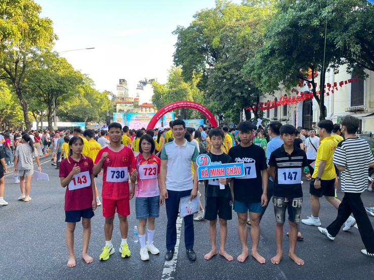 Xã Minh Châu tham gia chung kết giải chạy báo Hànộimới 2025- Ảnh 2.