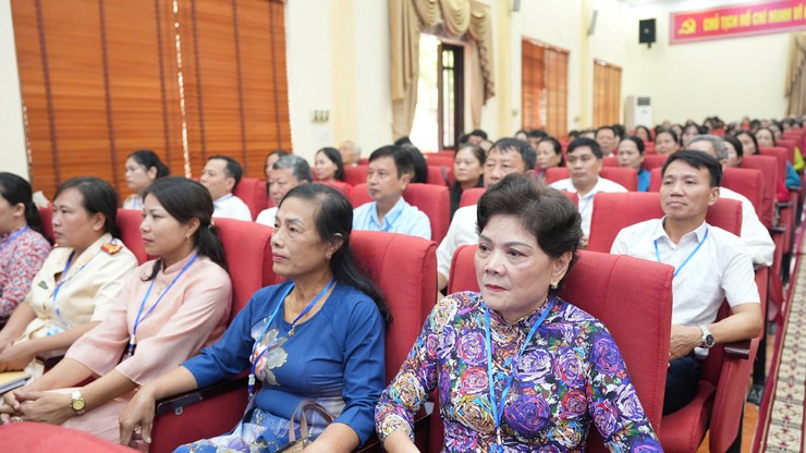 Phụ nữ xã Dương Hoà phát huy tính tự chủ, tinh thần đổi mới, sáng tạo và khát vọng vươn lên trong nhiệm kỳ 2025-2030- Ảnh 9.