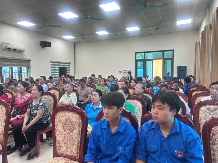 Xã Thư Lâm tổ chức tập huấn kiến thức, kỹ năng số cho Tổ Chuyển đổi số cộng đồng - Ảnh 1.