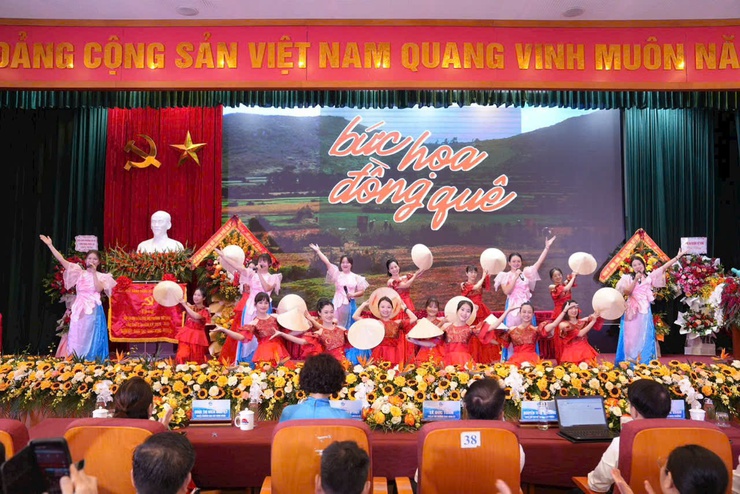 Đại hội đại biểu Phụ nữ phường Việt Hưng lần thứ I, nhiệm kỳ 2025-2030 thành công tốt đẹp- Ảnh 9.