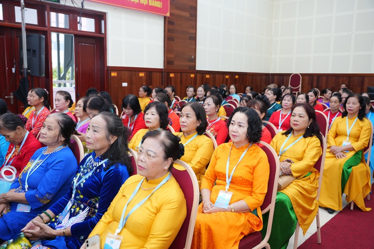 Phụ nữ xã Phù Đổng phát huy truyền thống, tích cực đổi mới sáng tạo- Ảnh 7.