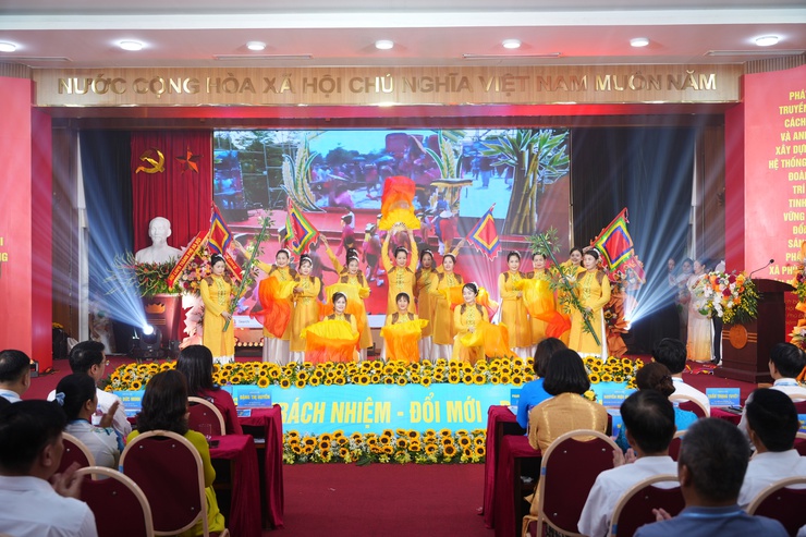 Phụ nữ xã Phù Đổng phát huy truyền thống, tích cực đổi mới sáng tạo- Ảnh 5.