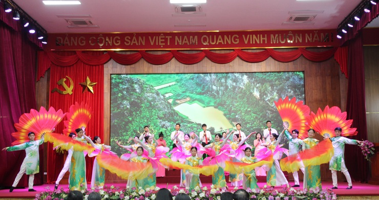 Chúc mừng Đại hội đại biểu Phụ nữ xã Thạch Thất lần thứ I, nhiệm kỳ 2025-2030 thành công tốt đẹp.- Ảnh 23.