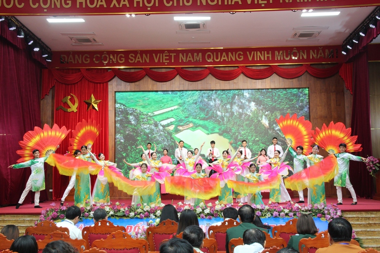 Chúc mừng Đại hội đại biểu Phụ nữ xã Thạch Thất lần thứ I, nhiệm kỳ 2025-2030 thành công tốt đẹp.- Ảnh 24.