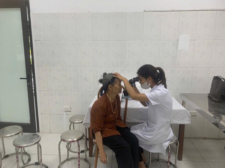 Trạm Y tế xã Phúc Lộc tổ chức khám sức khỏe cho người cao tuổi, người yếu thế trên địa bàn xã- Ảnh 3.