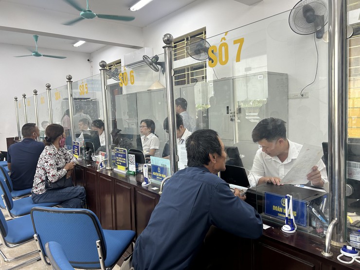 Cán bộ hành chính công - thước đo của chính quyền phục vụ- Ảnh 1.