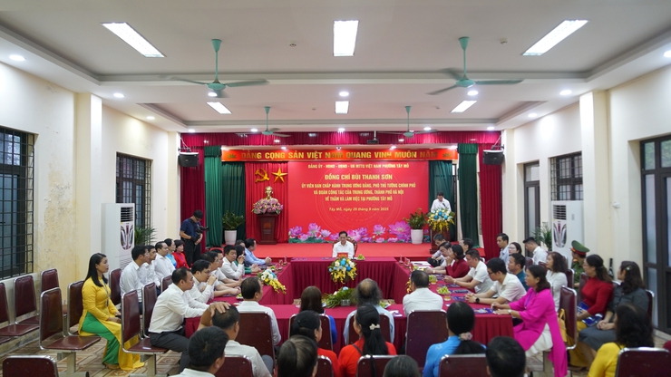 Phó Thủ tướng Chính phủ Bùi Thanh Sơn thăm, làm việc với phường Tây Mỗ và dự khánh thành phòng học STEM- Ảnh 3.