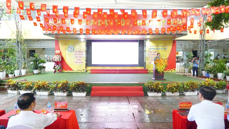 Phó Thủ tướng Chính phủ Bùi Thanh Sơn thăm, làm việc với phường Tây Mỗ và dự khánh thành phòng học STEM- Ảnh 8.