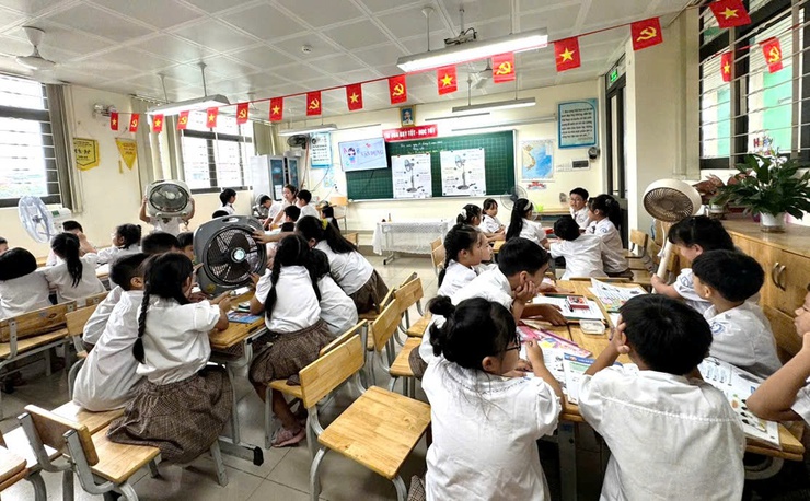 Trường tiểu học Thúy Lĩnh tổ chức chuyên đề môn Công nghệ và Toán lồng ghép STEM nhằm bồi dưỡng chuyên môn cho giáo viên- Ảnh 1.