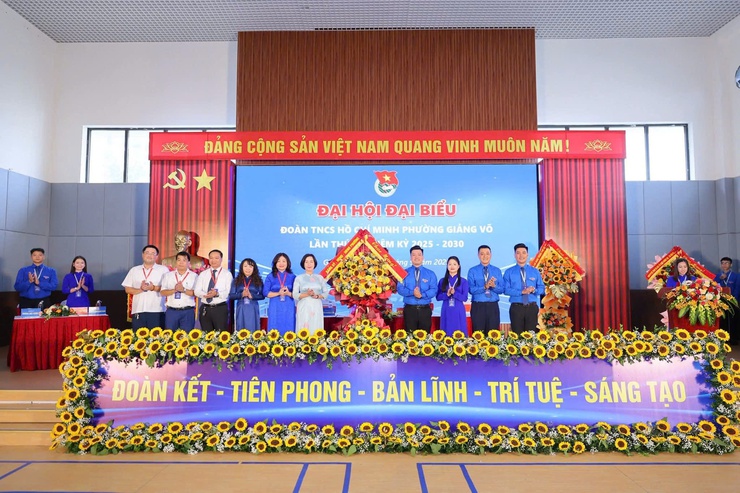 Tuổi trẻ phường Giảng Võ quyết tâm thực hiện thắng lợi Nghị quyết Đại hội, viết tiếp truyền thống vẻ vang của Đoàn TNCS Hồ Chí Minh trong thời kỳ mới!- Ảnh 1.