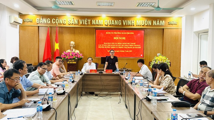 Đảng ủy phường Xuân Phương tổ chức hội nghị giao ban với các đồng chí Bí thư chi bộ các tổ dân phố trên địa bàn.- Ảnh 8.