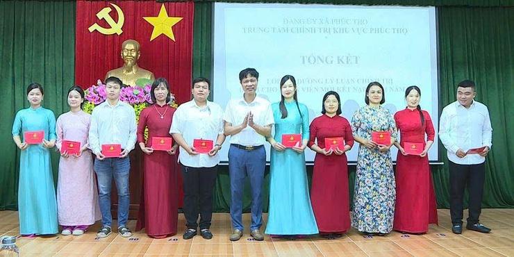 Tổng kết Lớp bồi dưỡng lý luận chính trị cho Đảng viên mới (Lớp 1) năm 2025- Ảnh 6.