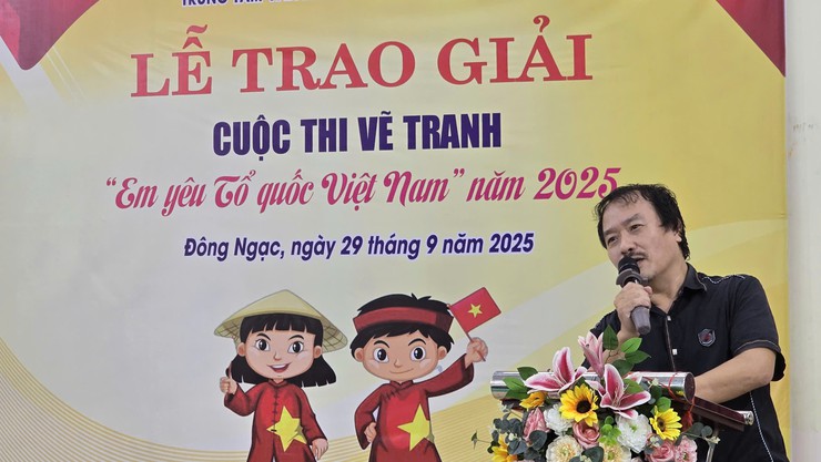 Cuộc thi vẽ tranh “Em yêu Tổ quốc Việt Nam” kết thúc tốt đẹp với nhiều tác phẩm ấn tượng, khẳng định sức hút và sự lan tỏa mạnh mẽ trong học sinh khối Tiểu học và Trung học cơ sở trên địa bàn phường Đông Ngạc- Ảnh 3.