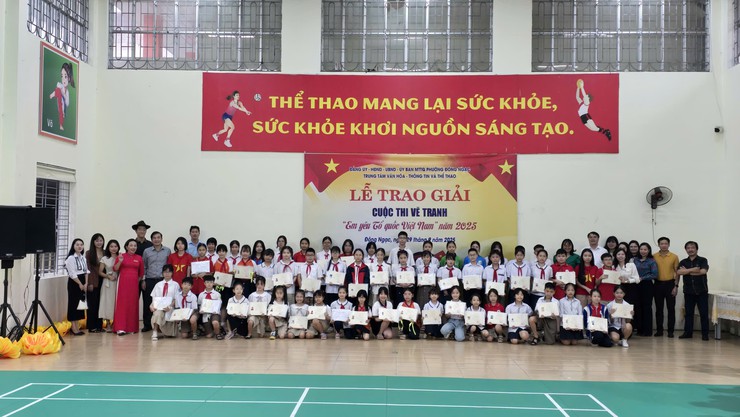 Cuộc thi vẽ tranh “Em yêu Tổ quốc Việt Nam” kết thúc tốt đẹp với nhiều tác phẩm ấn tượng, khẳng định sức hút và sự lan tỏa mạnh mẽ trong học sinh khối Tiểu học và Trung học cơ sở trên địa bàn phường Đông Ngạc- Ảnh 11.