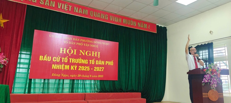 Ngày 28-9, các cử tri đại diện hộ gia đình của 12 Tổ dân phố (TDP) trên toàn phường nô nức đi bầu  tổ trưởng TDP nhiệm kỳ 2025 - 2027. Ghi nhận tại các nơi diễn ra các hội nghị, cuộc bầu cử đã thành công tốt đẹp.- Ảnh 1.