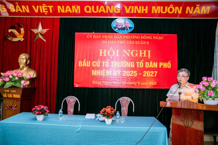 Ngày 28-9, các cử tri đại diện hộ gia đình của 12 Tổ dân phố (TDP) trên toàn phường nô nức đi bầu  tổ trưởng TDP nhiệm kỳ 2025 - 2027. Ghi nhận tại các nơi diễn ra các hội nghị, cuộc bầu cử đã thành công tốt đẹp.- Ảnh 7.