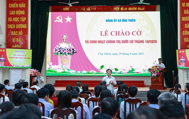 Lễ Chào cờ, sinh hoạt chính trị dưới cờ tháng 10 năm 2025 và trao Quyết định nghỉ công tác theo Nghị định 178-NĐ/CP, Nghị định 67-NĐ/CP của Chính phủ- Ảnh 7.