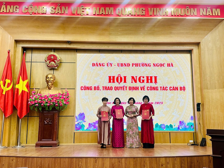 Phường Ngọc Hà: Kiện toàn đội ngũ, trao 9 quyết định về công tác cán bộ- Ảnh 3.